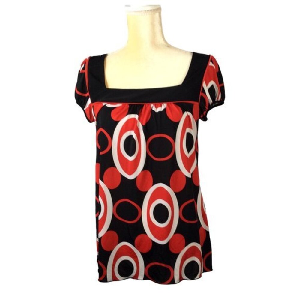 Speechless Blouse Size M Stretchy with "Bull's Eye" Design